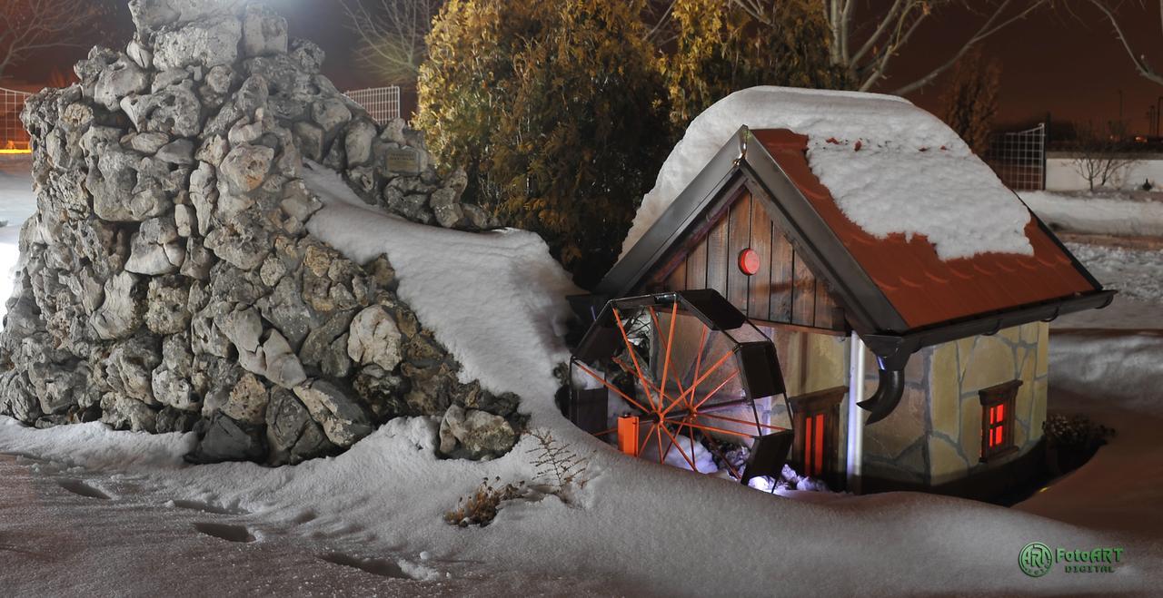 Hotel Zeleni Vir Nis Exterior foto